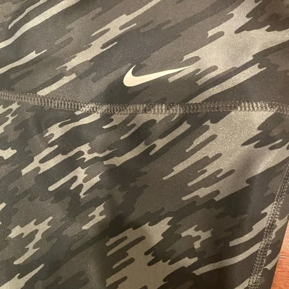 Nike Dri-fit leggings - Picture 2 of 6